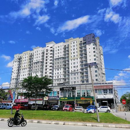 Tropika Homestay Bangi With 3 Bedrooms Kajang Zewnętrze zdjęcie