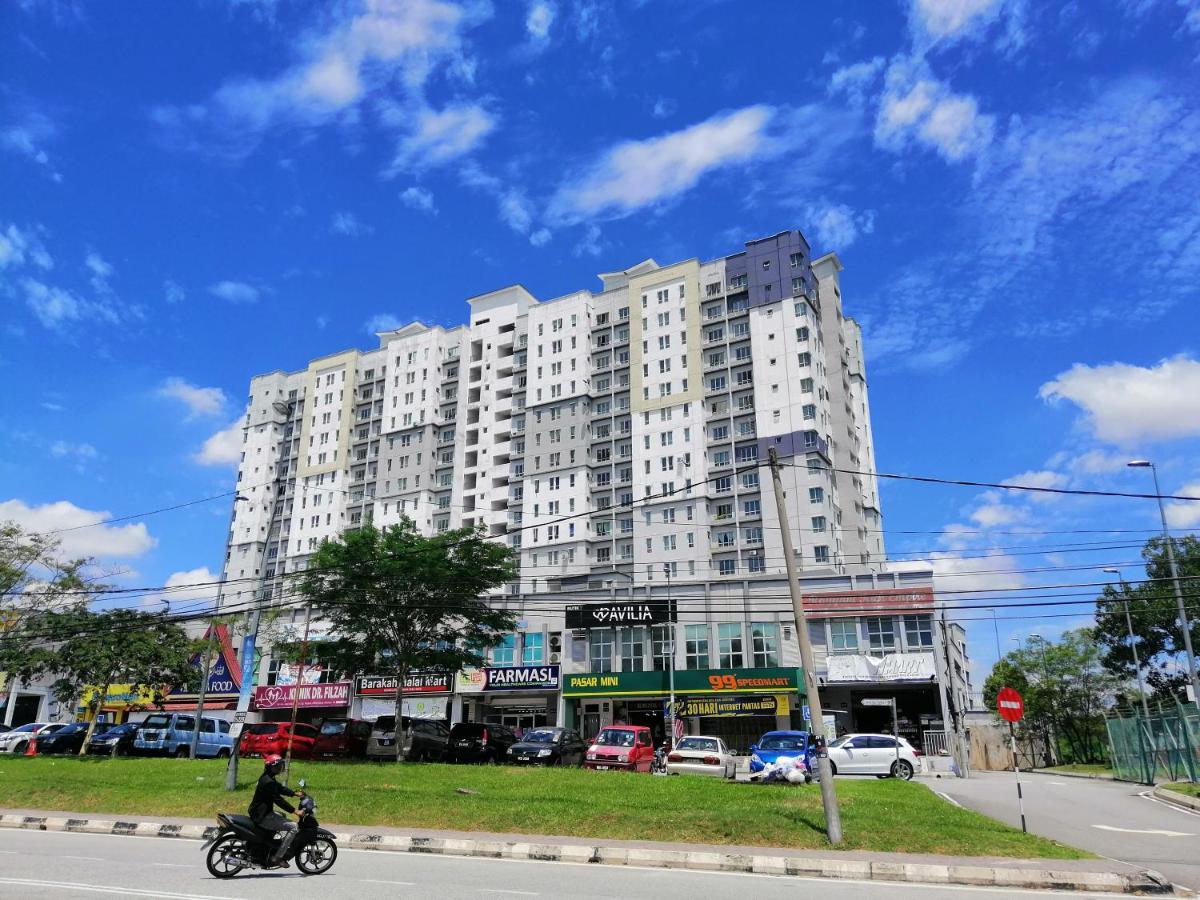 Tropika Homestay Bangi With 3 Bedrooms Kajang Zewnętrze zdjęcie